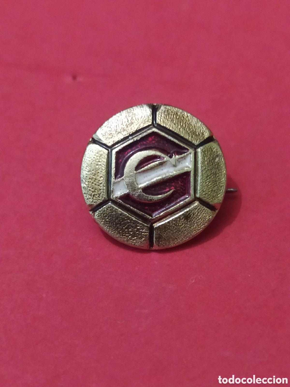Colecionismo desportivo: PINS DE F&Uacute;TBOL DE RUSIA