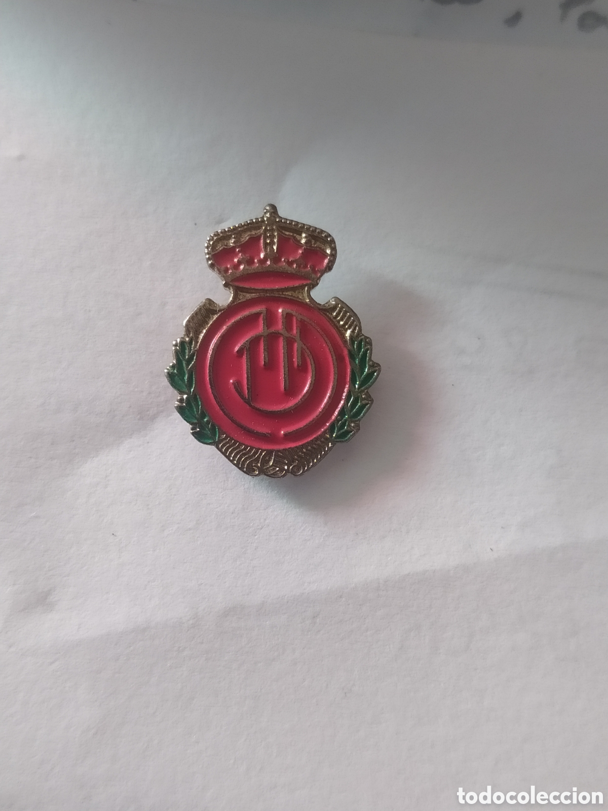 Sammelleidenschaft Sport: PINS DE F&Uacute;TBOL R. C. D. MALLORCA.. BALEARES