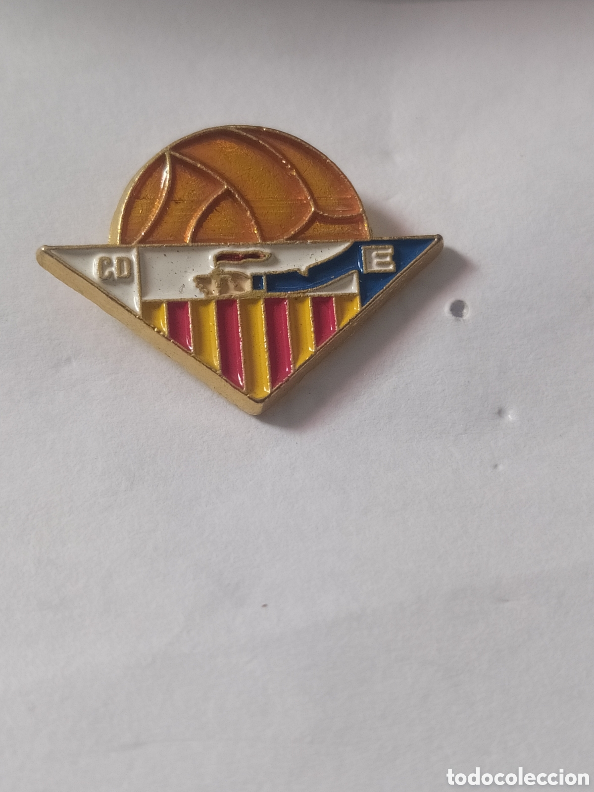 Sammelleidenschaft Sport: PINS DE F&Uacute;TBOL OFICIAL. CD ESPA&Ntilde;A. LLUCMAJOR. BALEARES