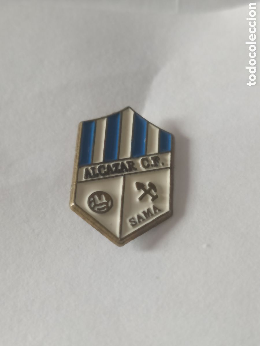 Coleccionismo deportivo: PINS DE F&Uacute;TBOL. Oficial. ALC&Aacute;ZAR. CF SAMA ASTURIAS