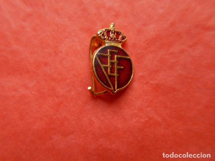 Sammelleidenschaft Sport: Pin alfiler de futbol antiguo