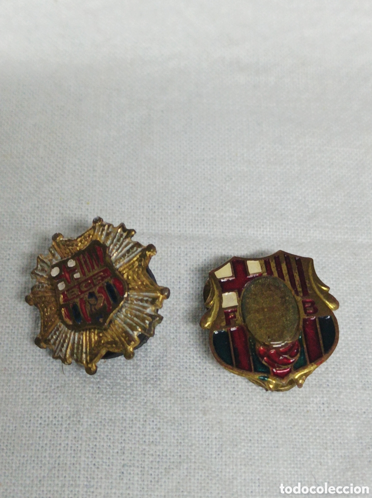 Sammelleidenschaft Sport: INSIGNIAS ESMALTADAS DE OJAL DEL FUTBOL CLUB BARCELONA. A&Ntilde;OS 30