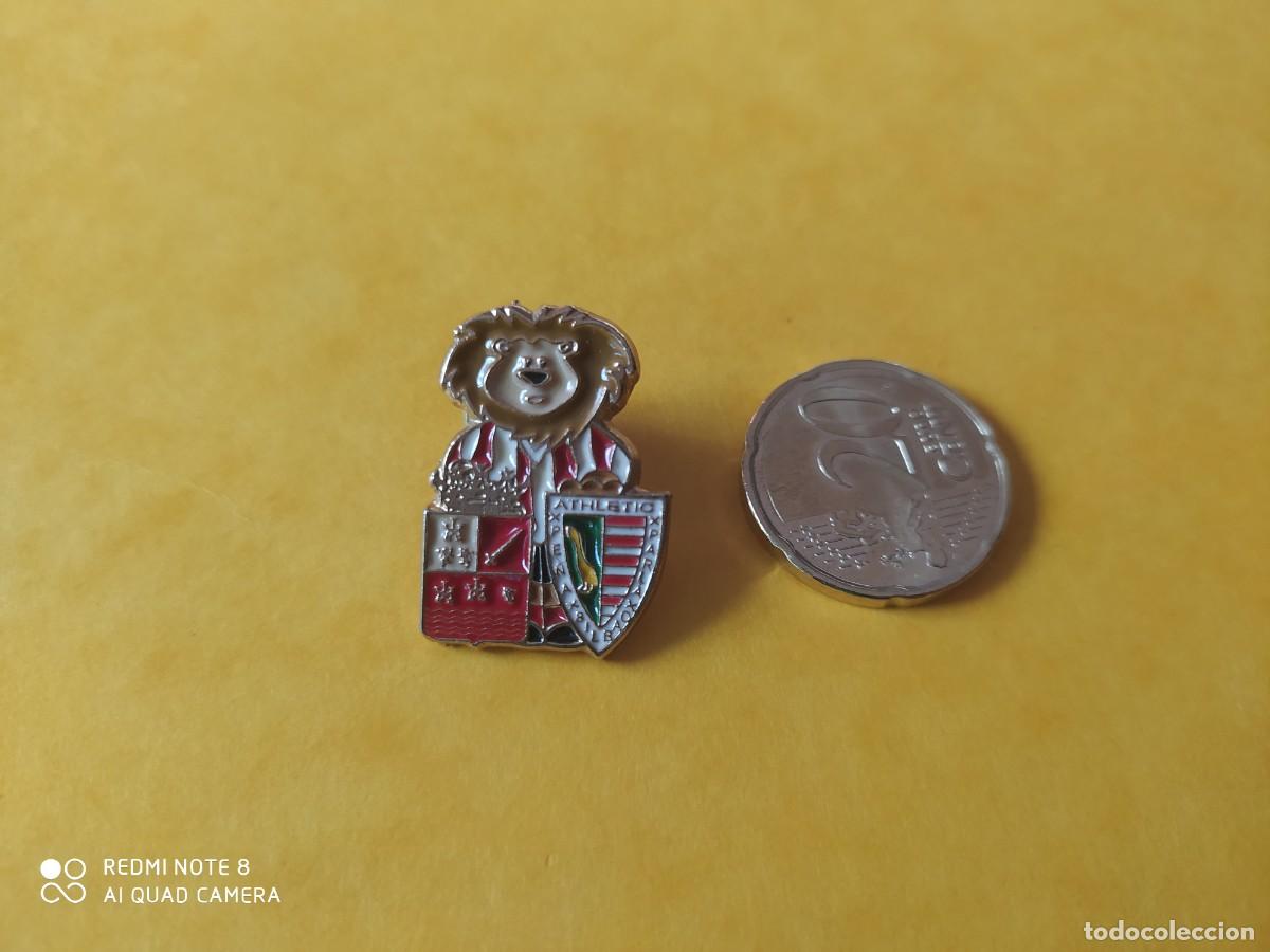 Coleccionismo deportivo: PIN ATHLETIC DE BILBAO PIN PE&Ntilde;A PARLA - Foto 1