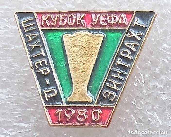Coleccionismo deportivo: PIN SHAHKTAR DONETSK &ndash; EINTRACH FRANFURF UEFA CUP 1980 INSIGNIA METAL BADGE DISTINTIVI SPE52