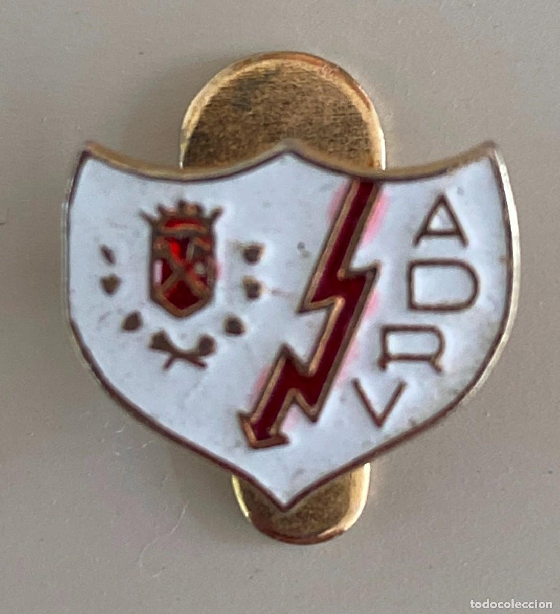 Sammelleidenschaft Sport: ANTIGUO PIN DEL RAYO VALLECANO, TAL COMO SE VE EN LAS FOTOGRAFIAS PUESTAS. MIDE 1,9 X 1,5 CMS.,