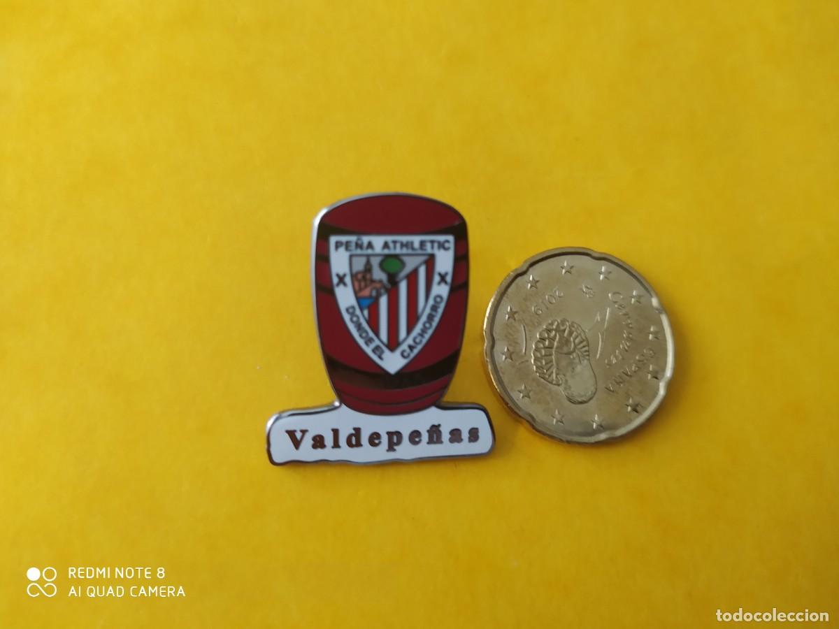 Collezionismo sportivo: PIN ATHLETIC BILBAO PE&Ntilde;A DONDE EL CACHORRO VALDEPE&Ntilde;AS - PIN FOOT-BALL , P-4