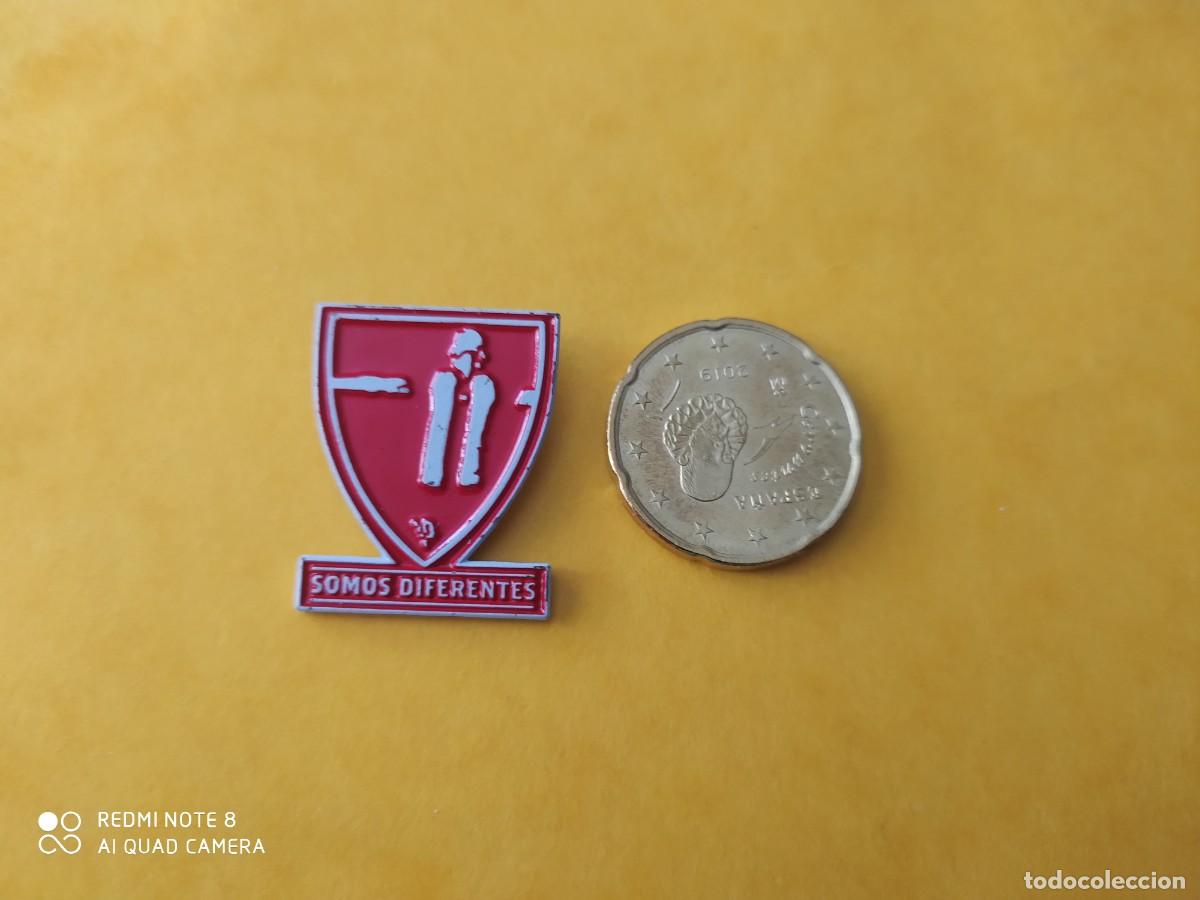Collezionismo sportivo: PIN ATHLETIC BILBAO SOMOS DIFERENTES - PIN FOOT-BALL , P-4