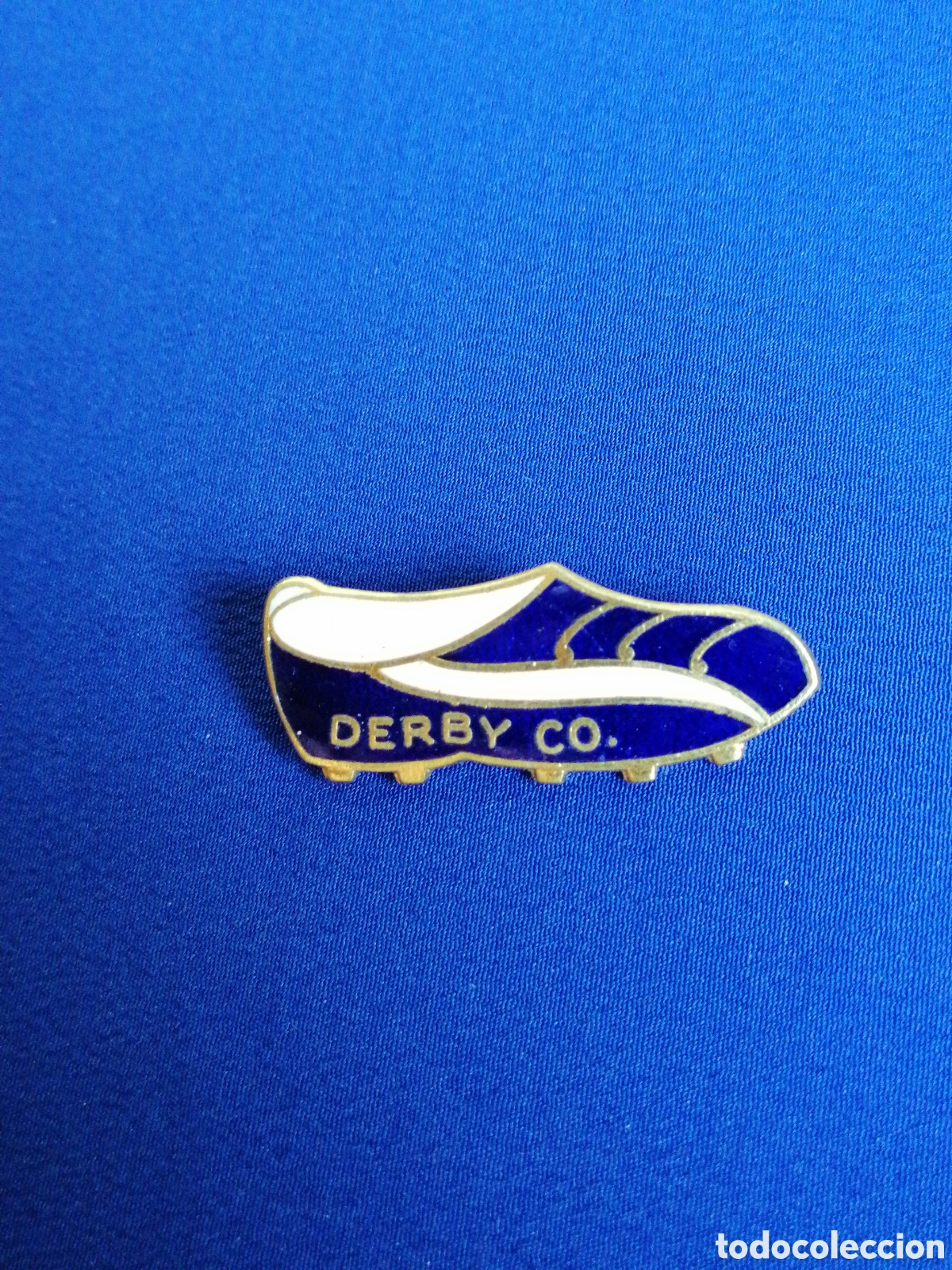 Coleccionismo deportivo: DERBY CO INSIGNIA DE ALFILER - Foto 1