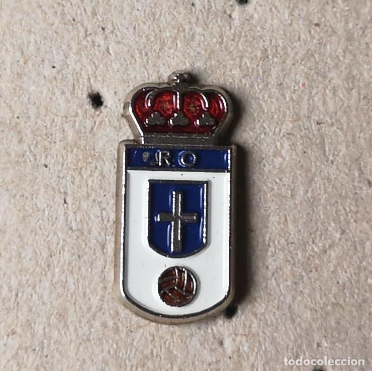Coleccionismo deportivo: PIN REAL OVIEDO - Foto 1
