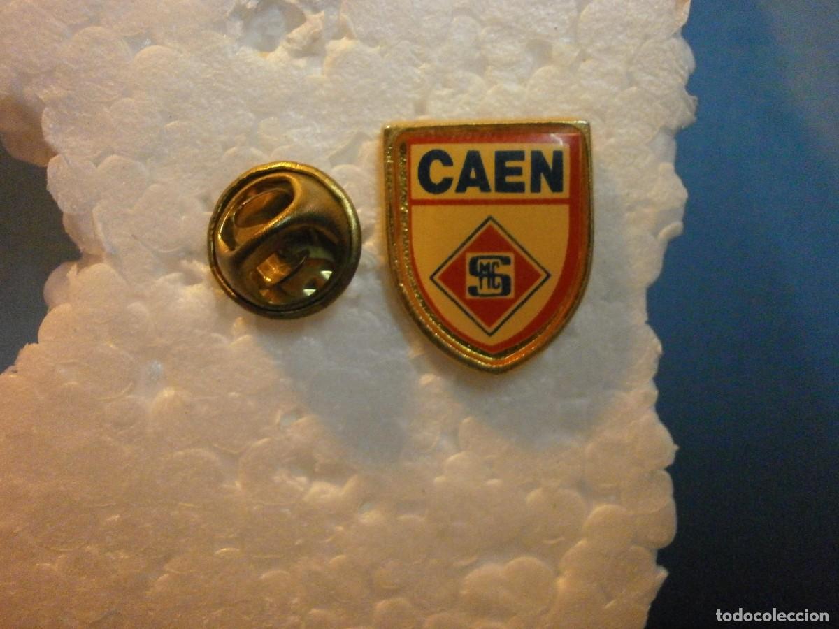 Sports collectibles: pin de pincho equipo de futbol