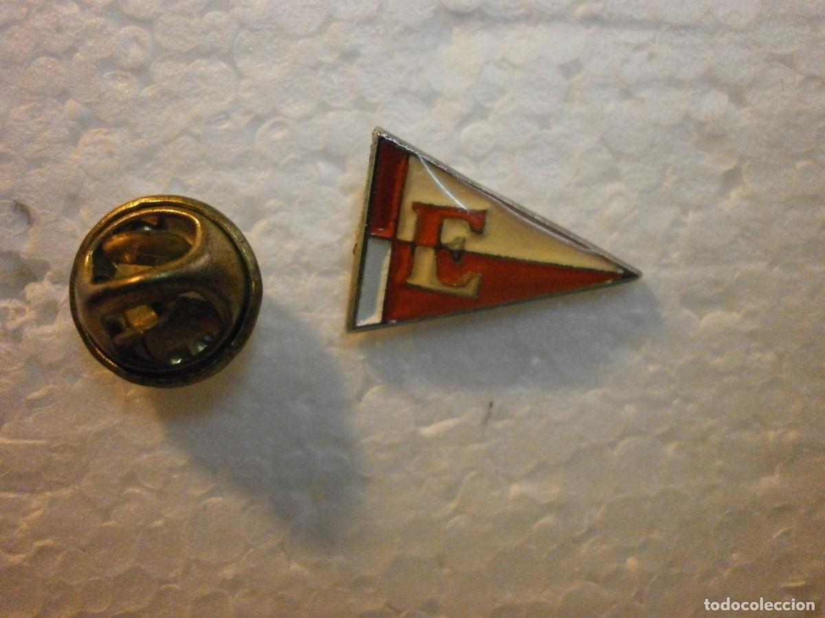 Sports collectibles: pin de pincho equipo de futbol