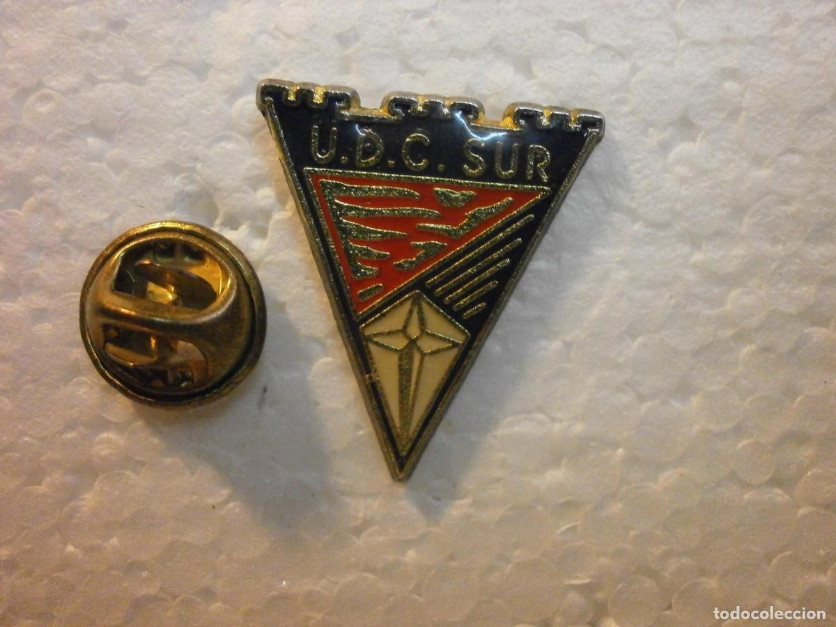 Sports collectibles: pin de pincho equipo de futbol