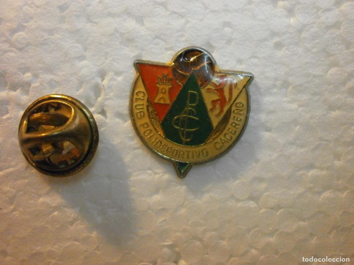 Sports collectibles: pin de pincho equipo de futbol