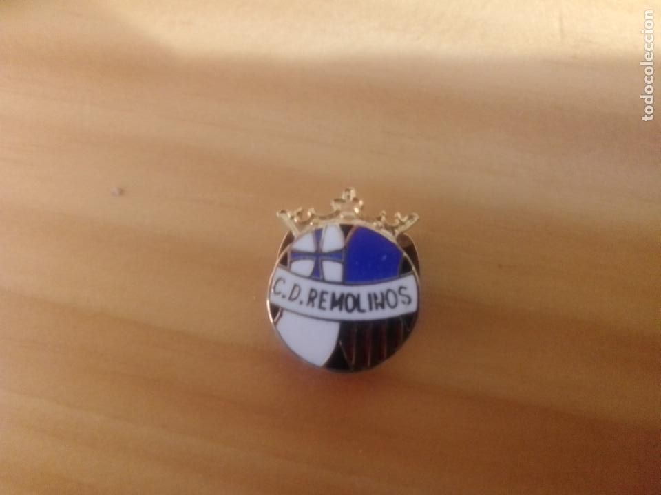 Coleccionismo deportivo: INSIGNIA DE F&Uacute;TBOL C.D. REMOLINOS, ZARAGOZA, ARAGON