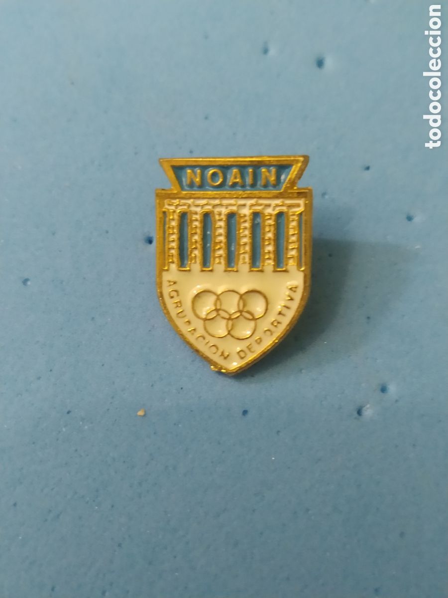 Sammelleidenschaft Sport: PINS DE F&Uacute;TBOL AD NO&Aacute;IN . NO&Aacute;IN NAVARRA