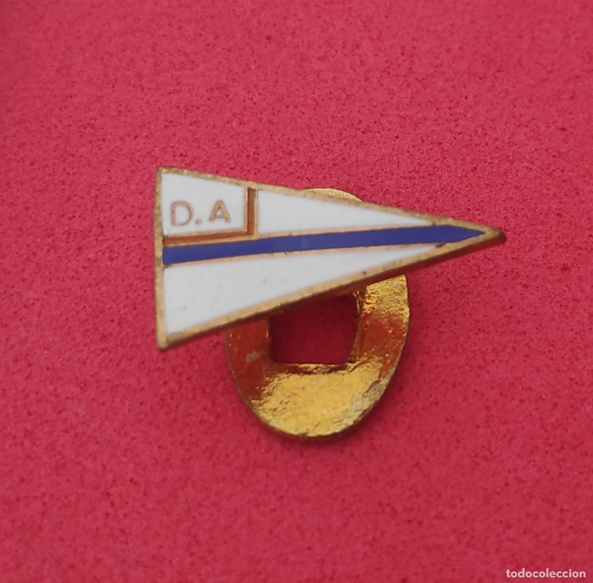 Coleccionismo deportivo: Antigua insignia pin de ojal o solapa futbol D.A Deportivo Alav&eacute;s