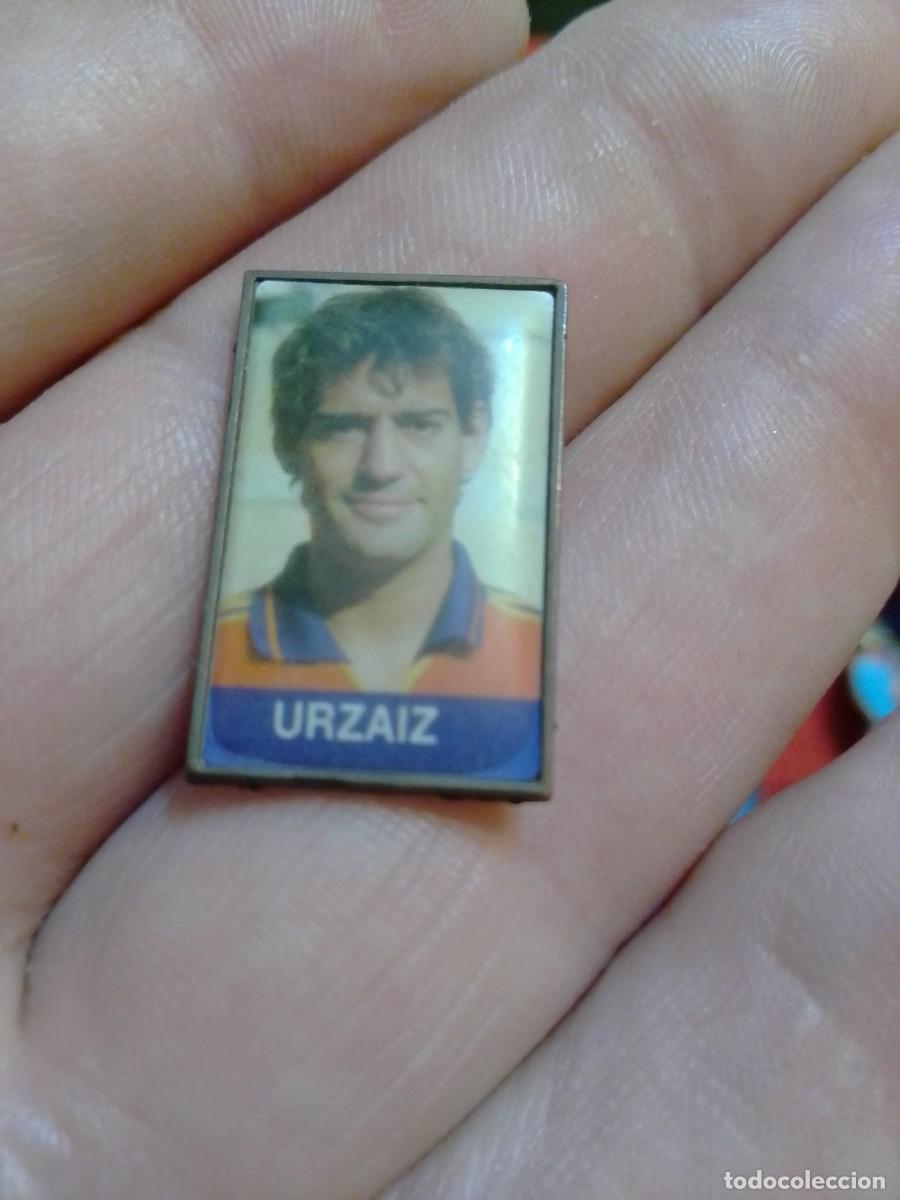 Colecionismo desportivo: PINS F&Uacute;TBOL , FOTO FUTBOLISTA URZAIZ