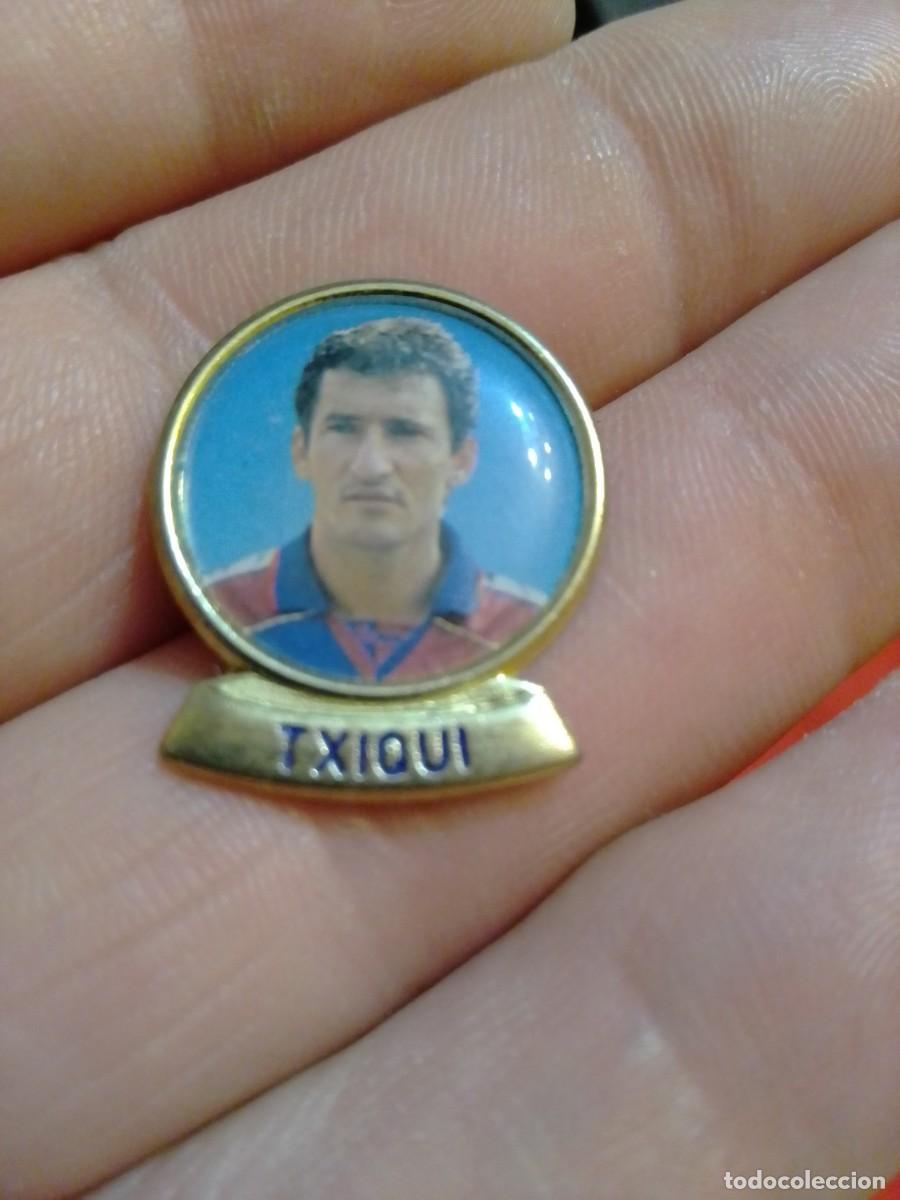 Collezionismo sportivo: PINS F&Uacute;TBOL , FOTO FUTBOLISTA TXIQUI