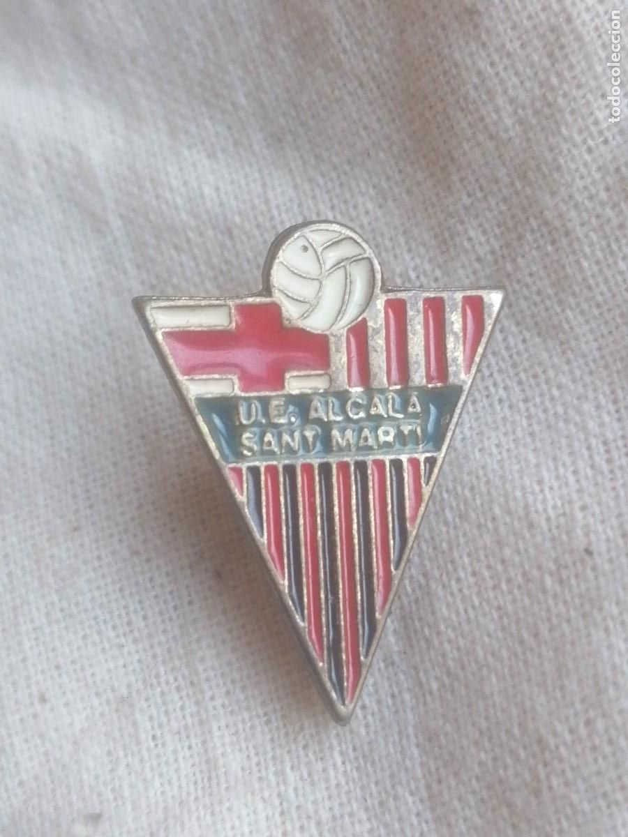 Sammelleidenschaft Sport: Pin equipo de f&uacute;tbol Catalu&ntilde;a Uni&oacute; Esportiva Alcal&aacute; Sant Mart&iacute;