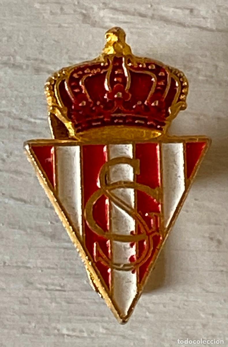 Collectionnisme sportif: Antigua insignia escudo del F&Uacute;TBOL SPORTING DE GIJON, ver las dos fotos puestas. Excelente estado.