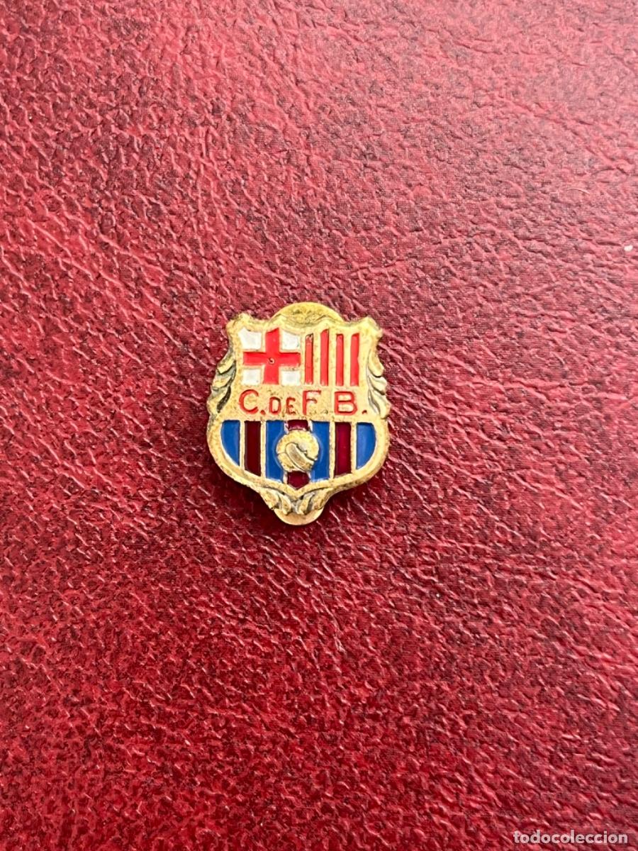 Sammelleidenschaft Sport: INSIGNIA DE OJAL DEL CLUB DE F&Uacute;TBOL BARCELONA 1950&rsquo;S.