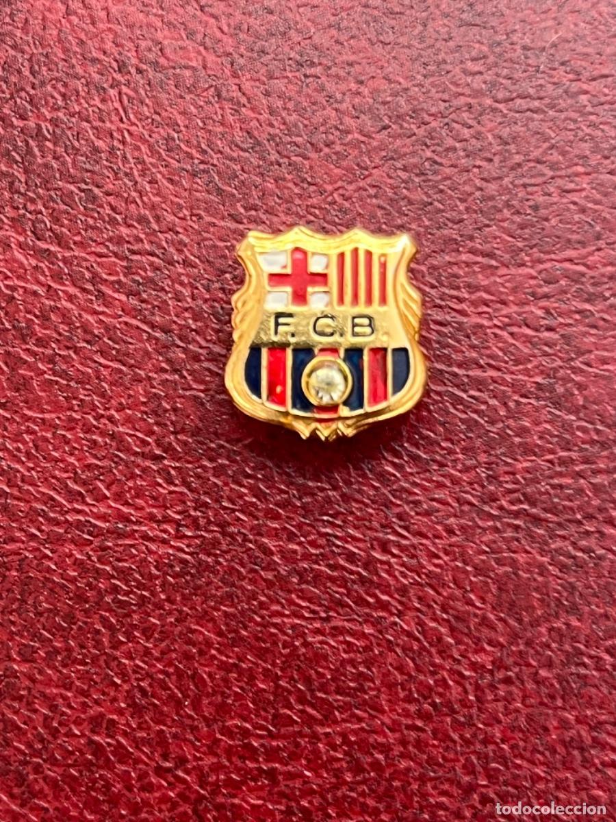 Sammelleidenschaft Sport: INSIGNIA DE OJAL DEL F&Uacute;TBOL CLUB BARCELONA 1970&rsquo;S.