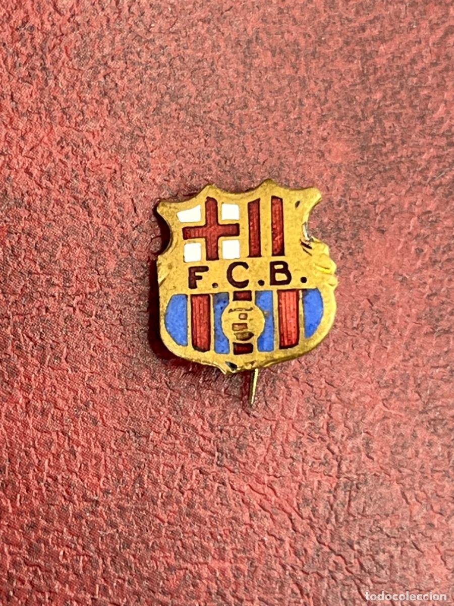 Sammelleidenschaft Sport: INSIGNIA ESMALTADA DE AGUJA DEL F&Uacute;TBOL CLUB BARCELONA.