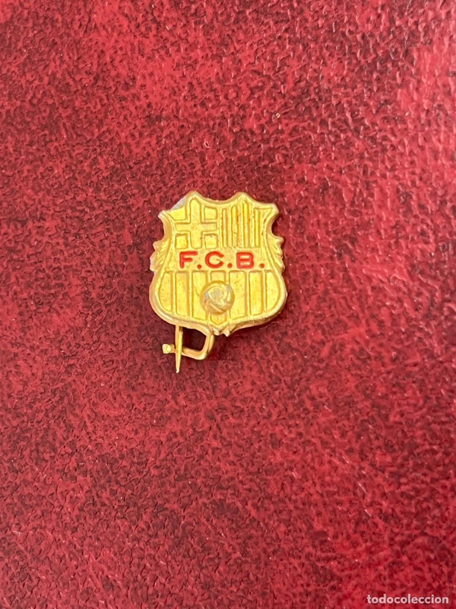 Sammelleidenschaft Sport: INSIGNIA DE AGUJA DEL F&Uacute;TBOL CLUB BARCELONA.
