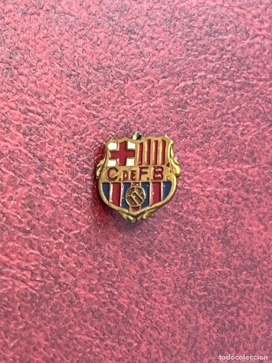 Sammelleidenschaft Sport: INSIGNIA DE AGUJA DEL CLUB DE F&Uacute;TBOL BARCELONA 1950&rsquo;S.