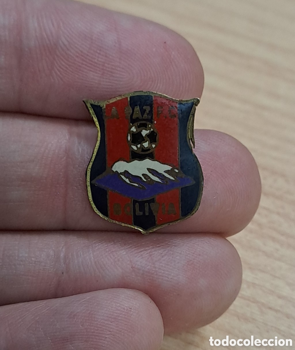 Colecionismo desportivo: PIN BADGE FUTBOL FOOTBALL AMERICA DEL SUR BOLIVIA LA PAZ FC VER FOTOS PINCHO RESTAURADO