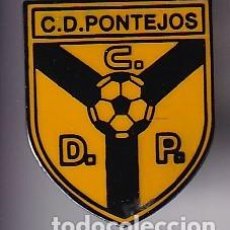 Coleccionismo deportivo: PIN DE FUTBOL DEL CLUB PONTEJOS (FOOTBALL) CANTABRIA