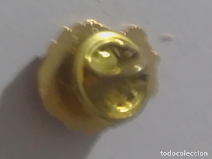 Coleccionismo deportivo: Pin del C.D. Mallorca - Foto 2
