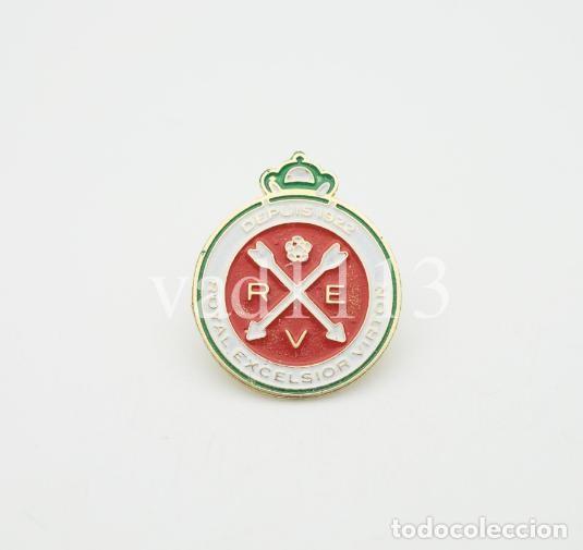 Coleccionismo deportivo: Badge Pin football clubs in Belgium - &rdquo; R.E. Virton &rdquo;