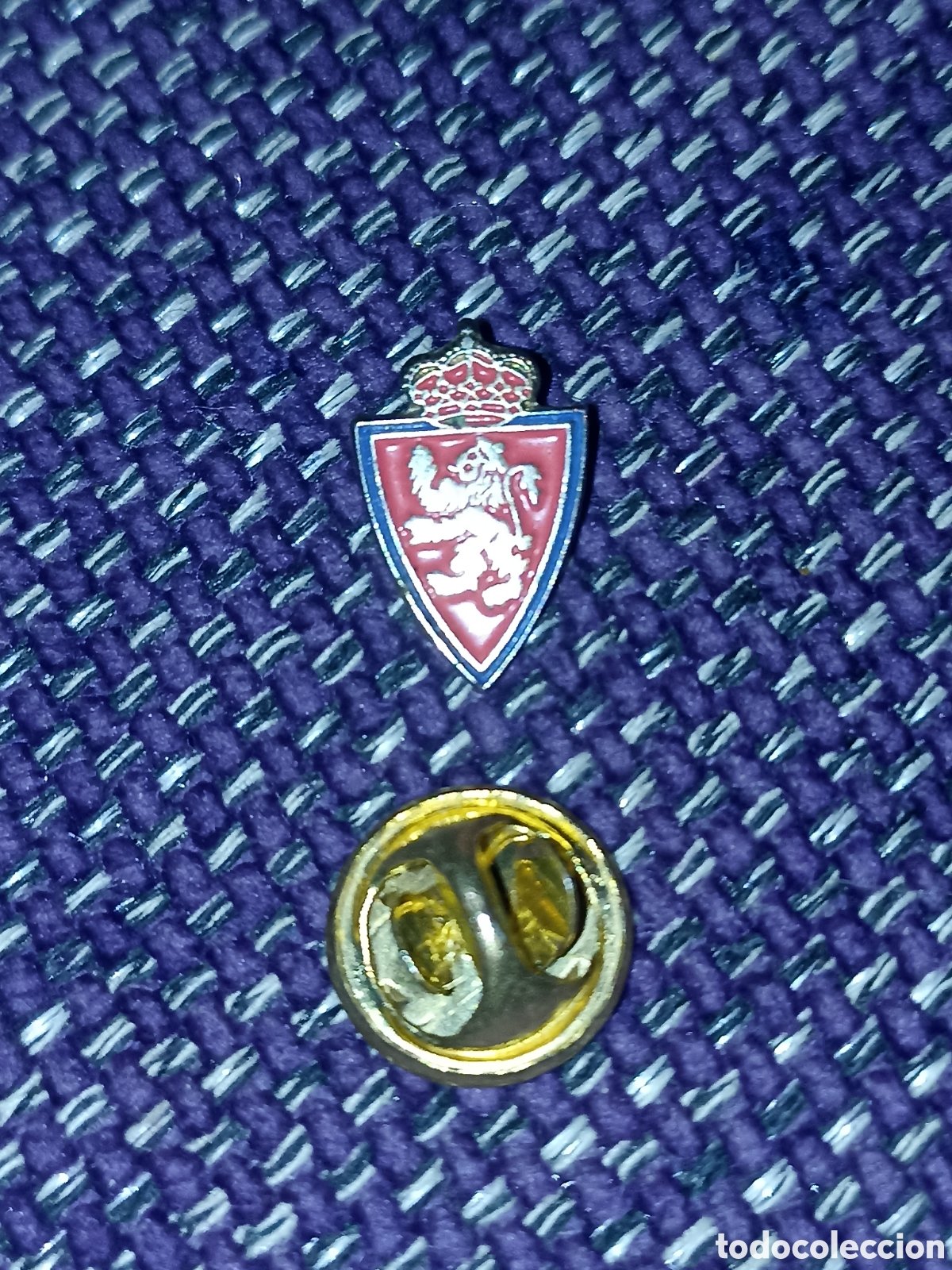 insignia/pin del equipo de fútbol conil cf (cád - Buy Football pins on  todocoleccion