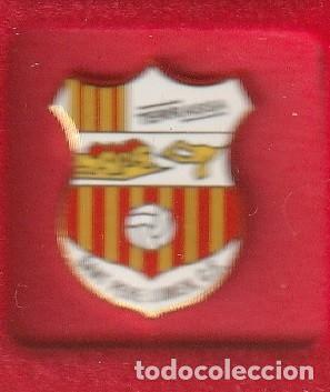 Coleccionismo deportivo: Pin de Futbol CF San Pere Lumen Terrassa Barcelona