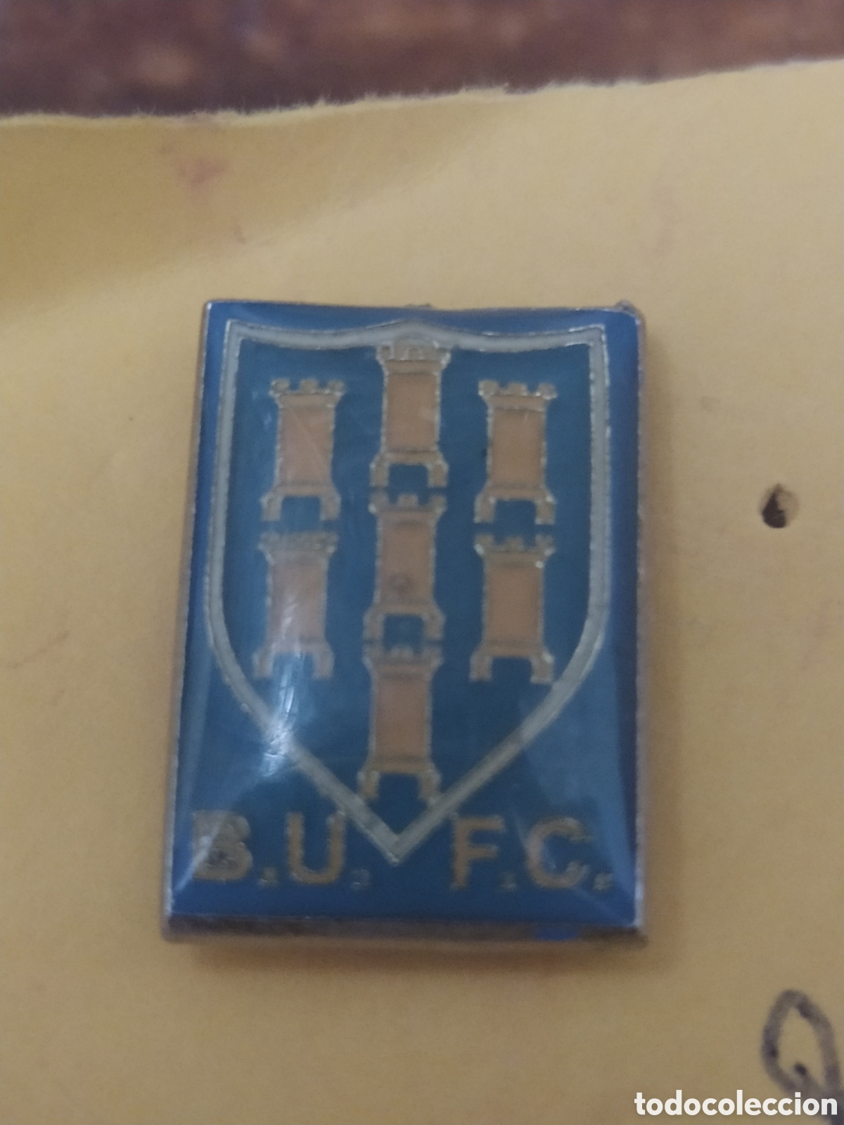 Coleccionismo deportivo: INSIGNIAS DE F&Uacute;TBOL BALLYMENA UNITED. FC IRLANDA