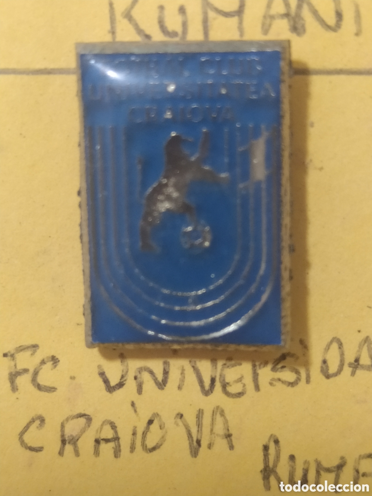 Coleccionismo deportivo: INSIGNIAS DE F&Uacute;TBOL FC UNIVERSIDAD CRAIOVA. RUMAN&Iacute;A