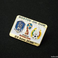 Coleccionismo deportivo: BADGE PIN: FIFA WORLD CUP RUSSIA 2018 SOUTH KOREA - MEXICO