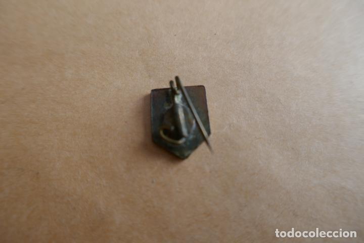 Coleccionismo deportivo: INSIGNIA DE ATL&Eacute;TICO DE MADRID - Foto 2