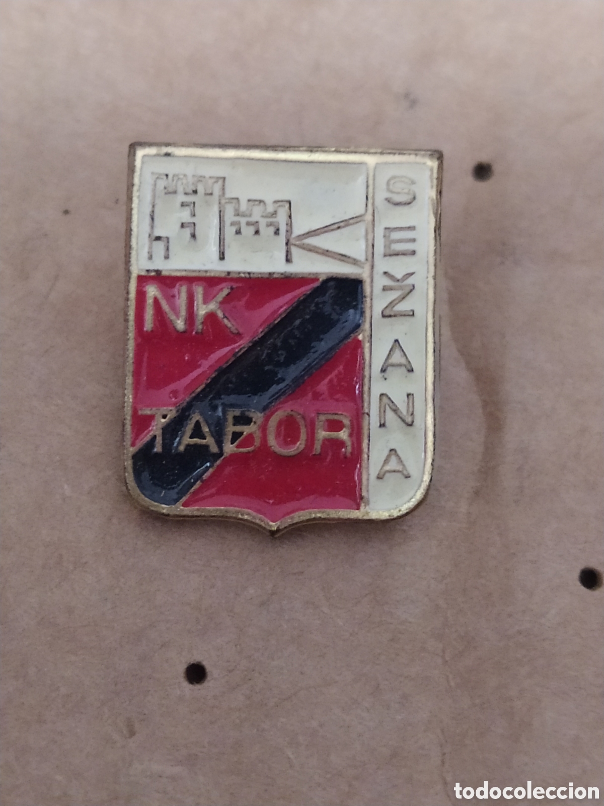 Collectionnisme sportif: PINS DE F&Uacute;TBOL NK TABOR ZEZANA ESLOVENIA