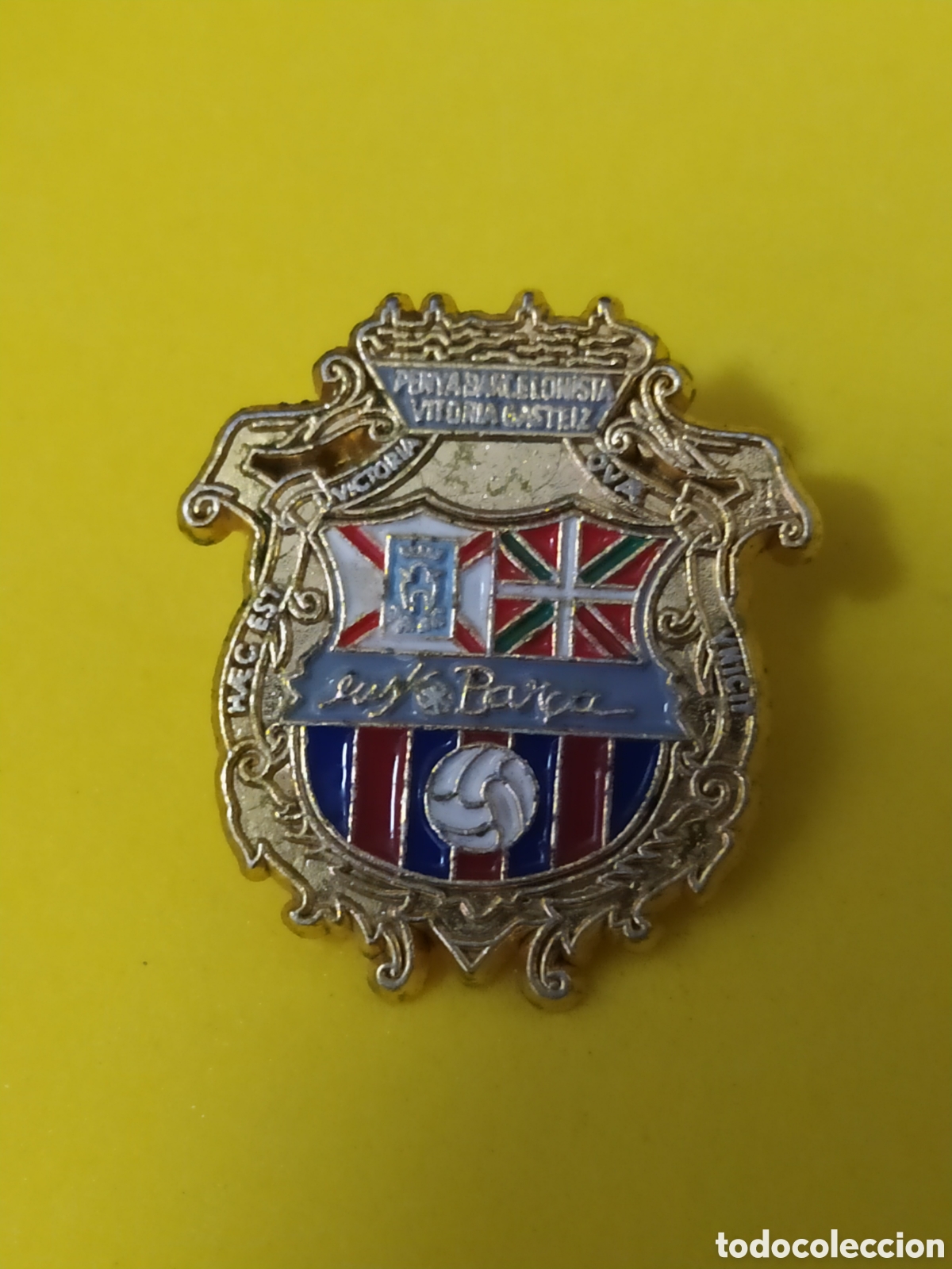Sammelleidenschaft Sport: PINS DE PE&Ntilde;AS. PE&Ntilde;A BARCELONISTA. VITORIA GASTEIZ