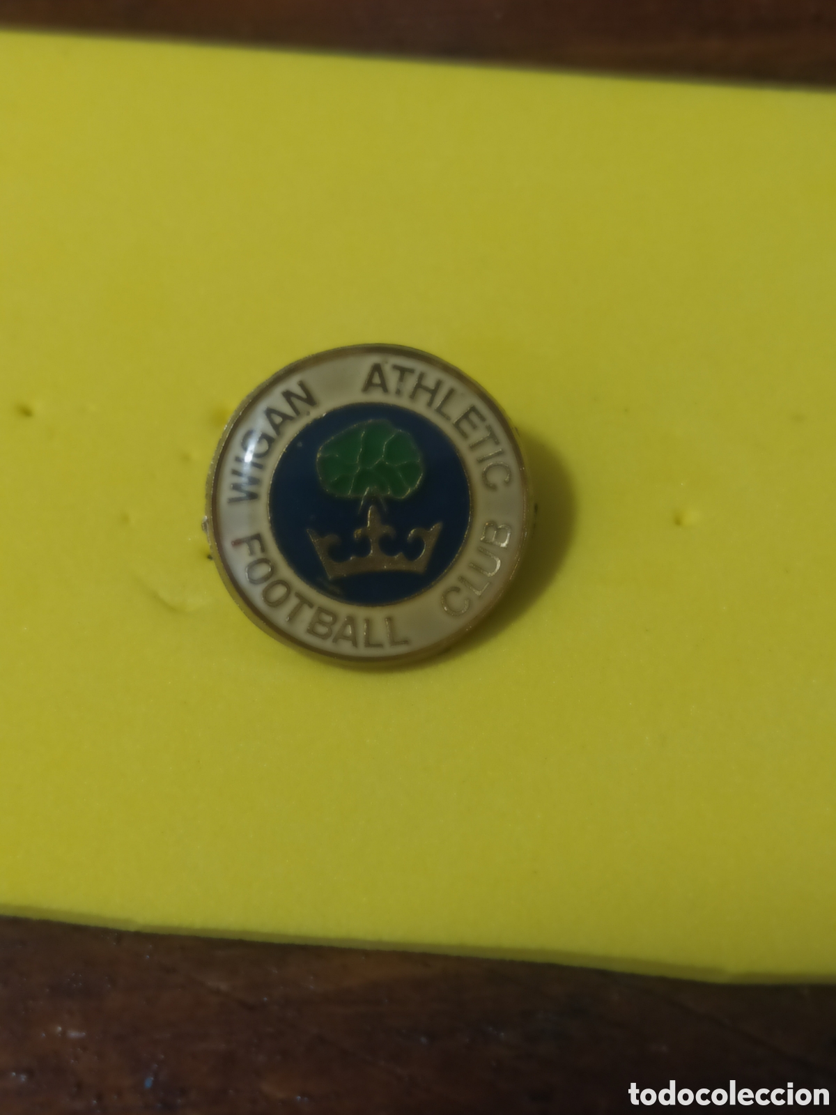 Coleccionismo deportivo: INSIGNIAS DE F&Uacute;TBOL WIGAN ATHLETIC FC INGLATERRA