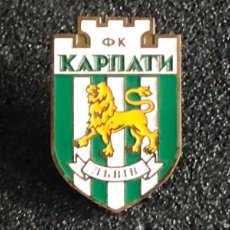 Coleccionismo deportivo: UCRANIA INSIGNIA PIN BADGE FUTBOL FOOTBALL CLUB KARPATY LVIV