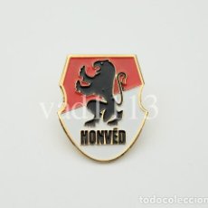 Coleccionismo deportivo: BADGE PIN: EUROPEAN FOOTBALL CLUBS HUNGARY - ” BUDAPEST-HONVED FC ”