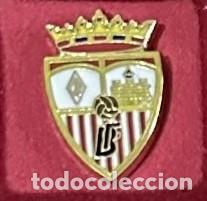 Coleccionismo deportivo: Pin de futbol del Club Recerativo Portuense Puerto de Santa Maria Cadiz