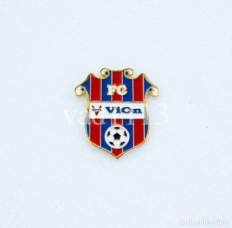 Collezionismo sportivo: Badge Pin football clubs in Slovakia - &rdquo; FC ViOn Zlat&eacute; Moravce &rdquo;