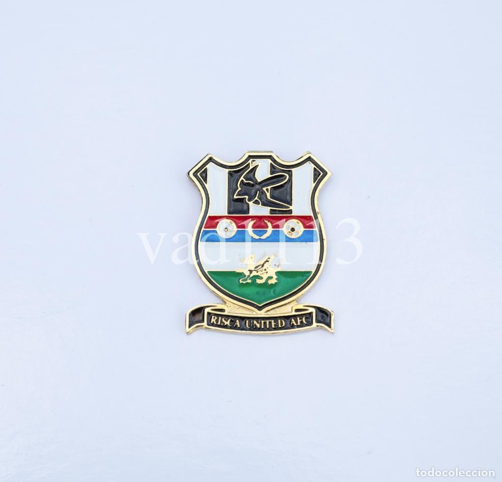 Collectionnisme sportif: Badge Pin football clubs in Wales - &rdquo; Risca United FC &rdquo;