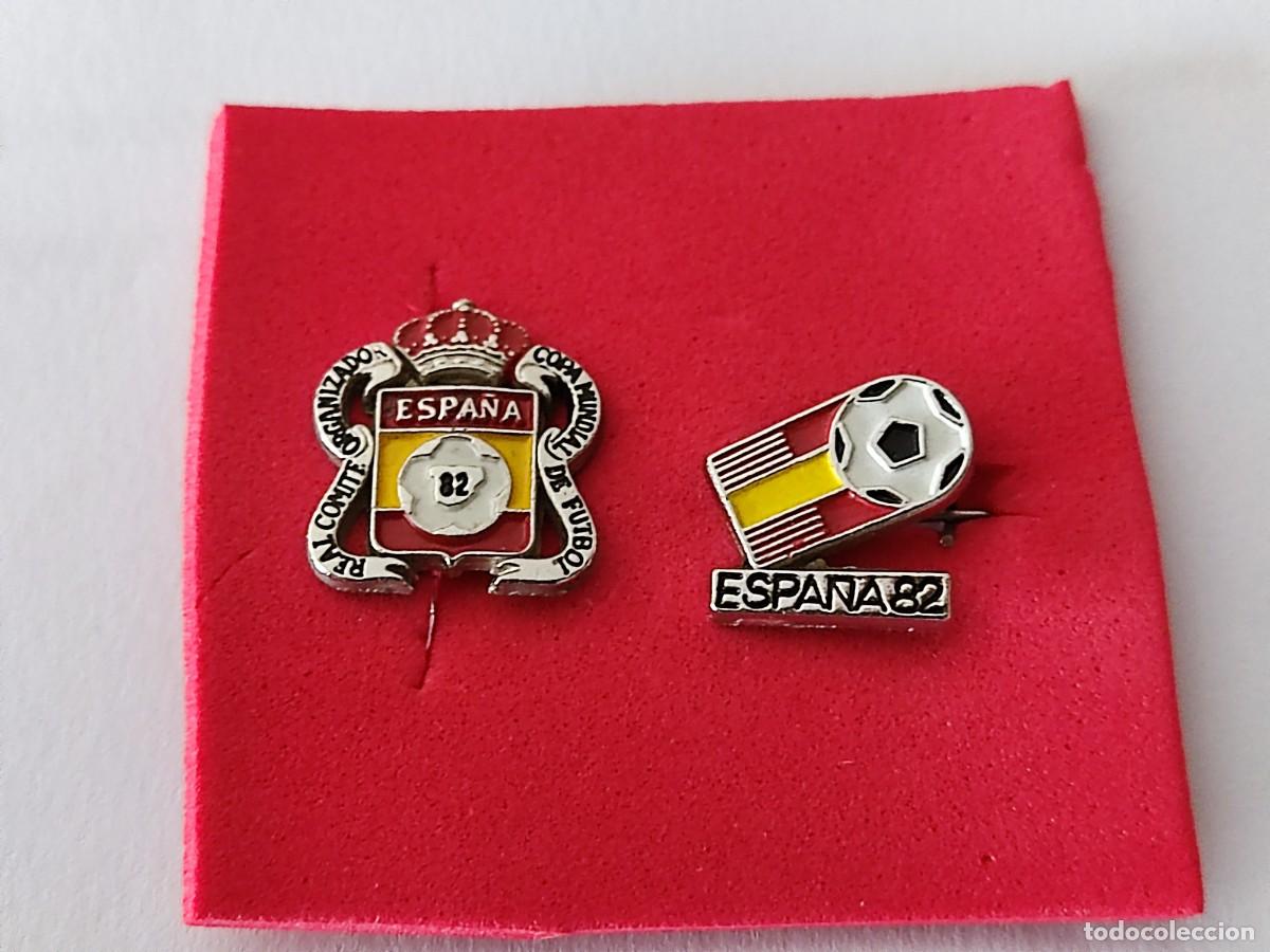 Coleccionismo deportivo: LOTE 2 PINS TIPO ALFILER DEL MUNDIAL DE FUTBOL ESPA&Ntilde;A-82