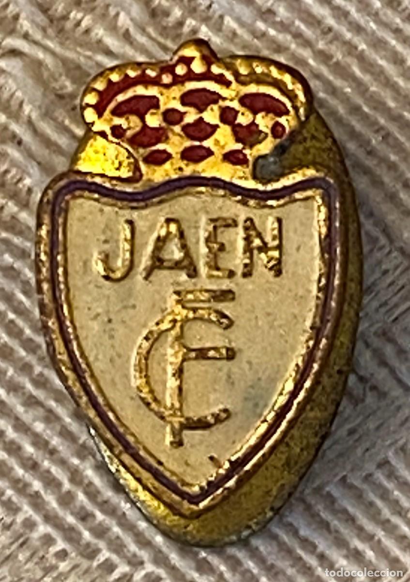 Sammelleidenschaft Sport: ANTIGUA INSIGNIA SOLAPA DEL JAEN CLUB DE FUTBOL, ESMALTADA A FUEGO, MIDE 2 CMS. VER TODAS LAS FOTOS
