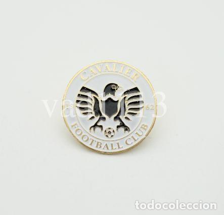 Coleccionismo deportivo: Badge Pin Football clubs in Jamaica (CONCACAF) - &rdquo; Cavalier F.C. &rdquo;